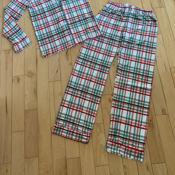 NEW Women's Size Medium Plaid Button Down Pajama Set by Sugar Bee - Picture 2 of 9
